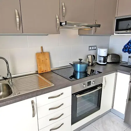 In Mit Terrasse By Interhome קוסטה קלמה